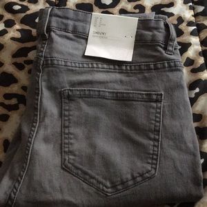 NWT SKINNY JEANS